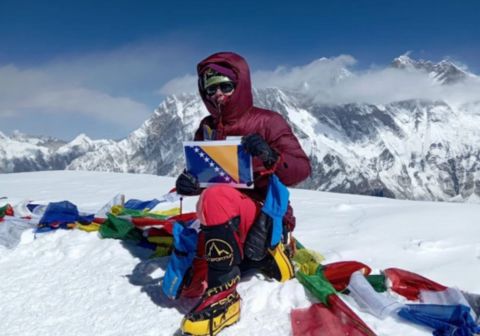 Naida Avdić – die erste Frau aus Bosnien, die den Gipfel des Ama Dablam bestiegen hat